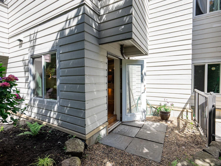 209-2125 W 2nd Avenue, Vancouver, BC, V6K 1H7 - 17