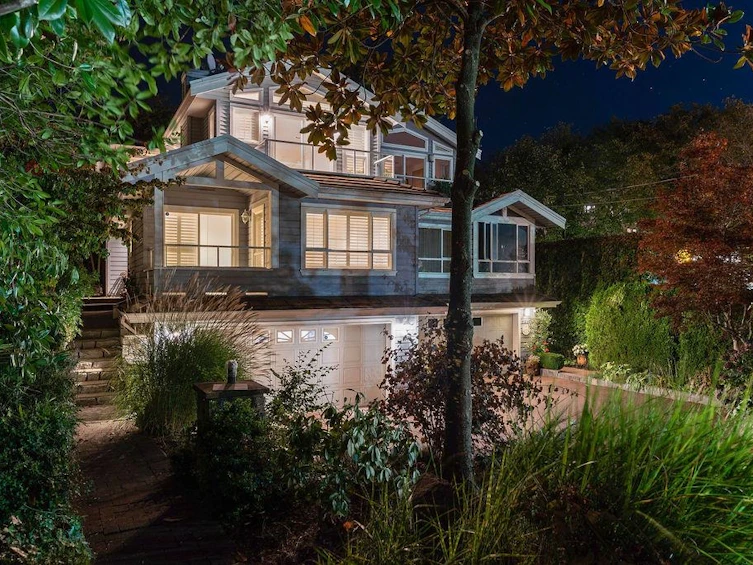 2517 Marine Drive, West Vancouver, BC, V7V 1L5