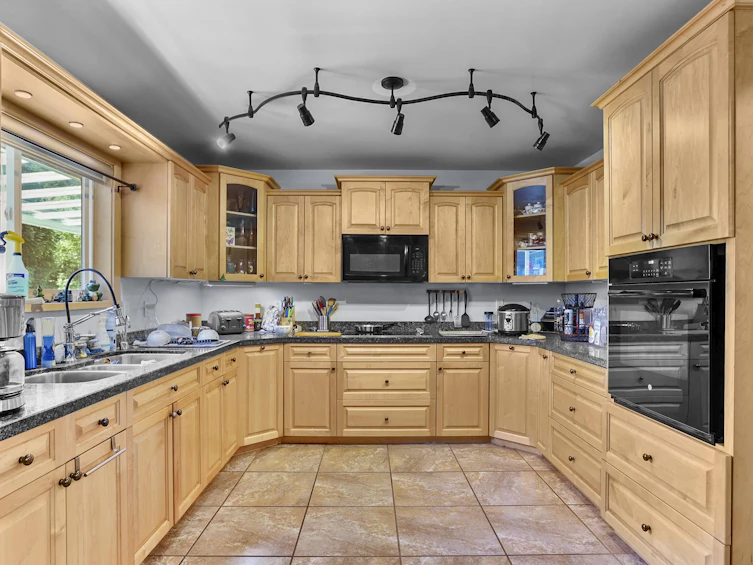 12505 208 Street, Maple Ridge, BC, V2X 4X1 - 5