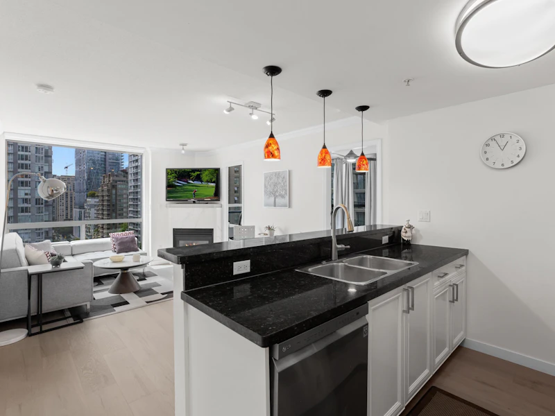 1306 - 928 Richards Street, Vancouver BC V6B 6P6