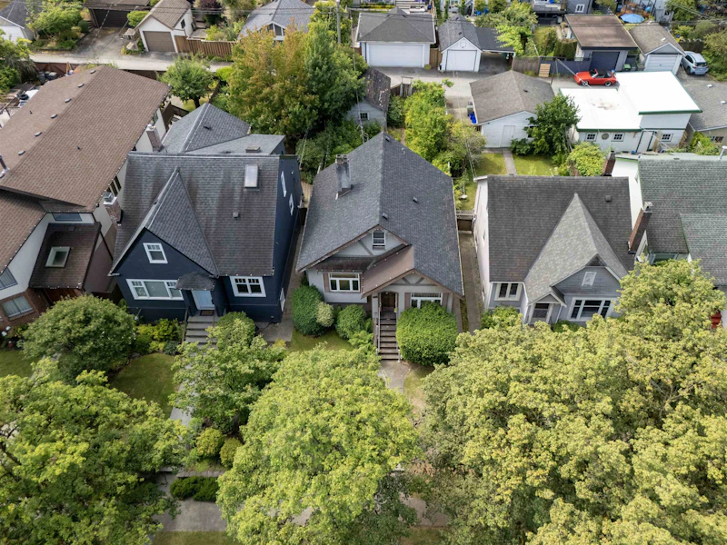 140 W 21st Avenue, Vancouver BC V5Y 2E2