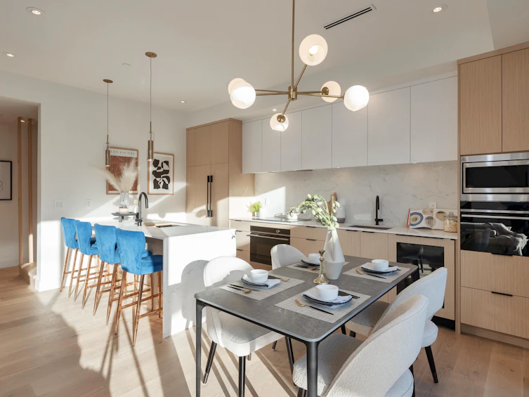 32 E 37th Avenue, Vancouver, BC, V5W 1E2 - 10