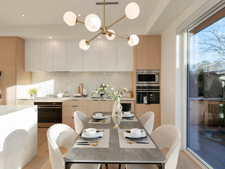 32 E 37th Avenue, Vancouver, BC, V5W 1E2 - 9