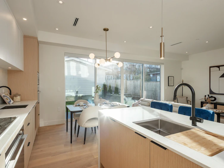 32 E 37th Avenue, Vancouver, BC, V5W 1E2 - 15