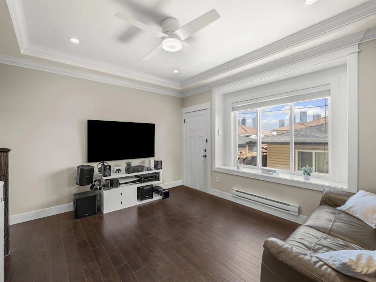 2-4685 Canada Way, Burnaby, BC, V5G 1K9 - 6