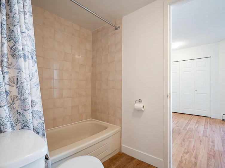208-1550 Chesterfield Avenue, North Vancouver, BC, V7M 2N6 - 23