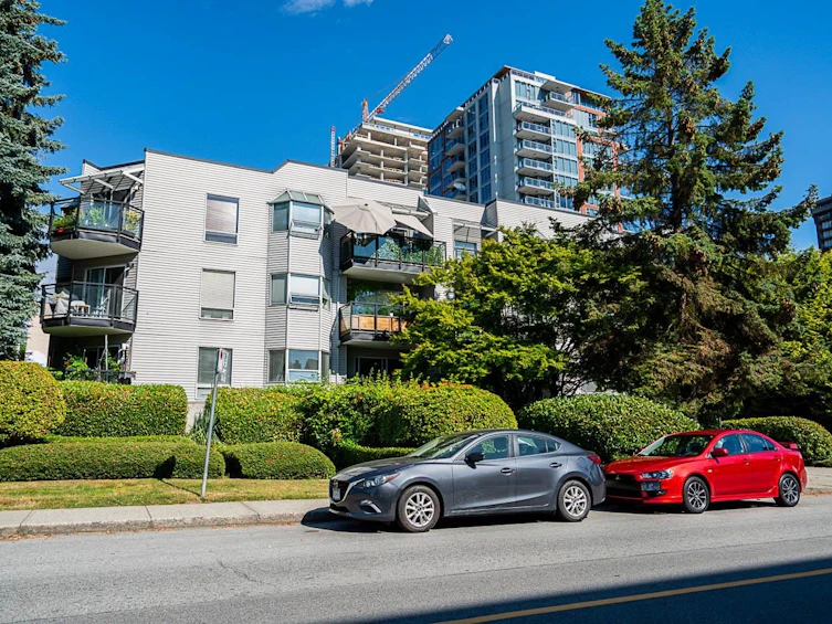 208-1550 Chesterfield Avenue, North Vancouver, BC, V7M 2N6 - 2