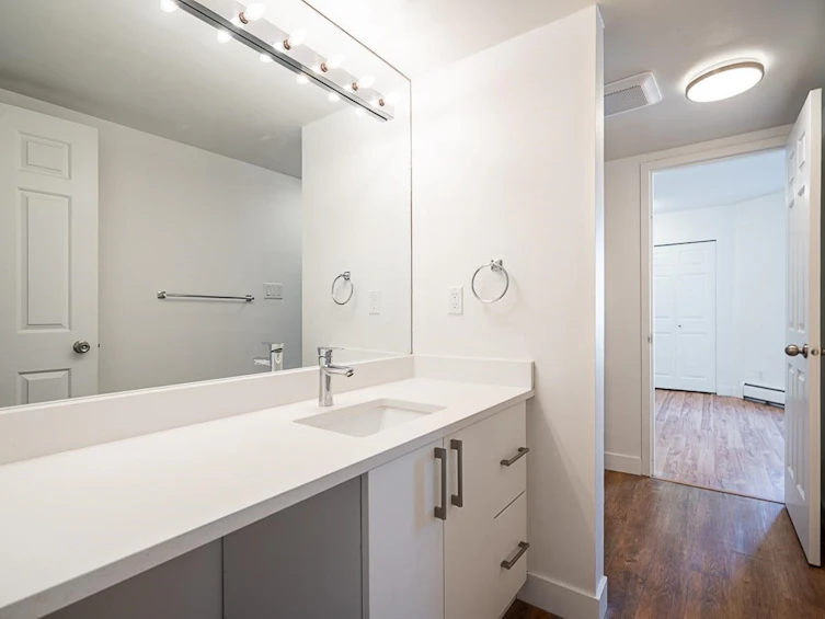 208-1550 Chesterfield Avenue, North Vancouver, BC, V7M 2N6 - 22