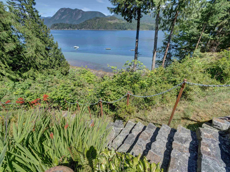 6448 N Gale Avenue, Sechelt, BC, V7Z 0L1 - 10