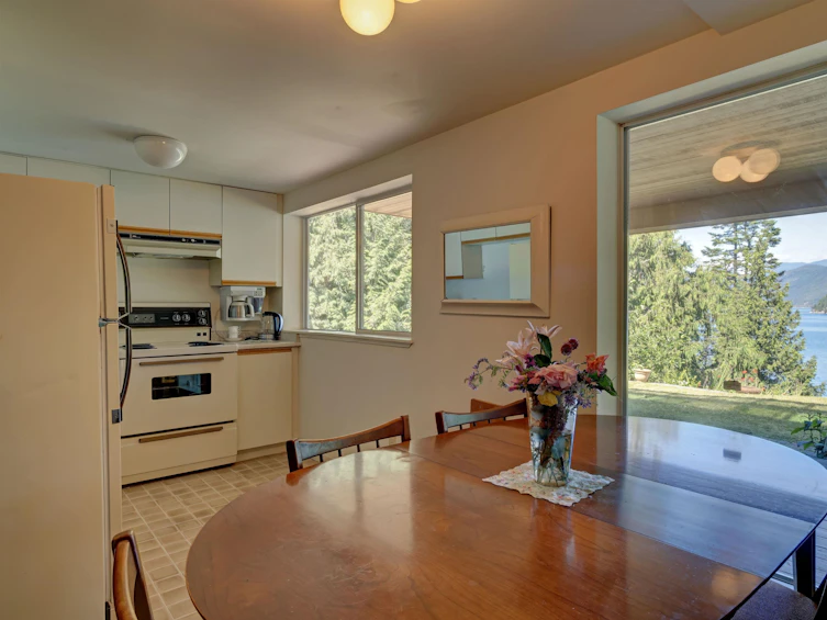 6448 N Gale Avenue, Sechelt, BC, V7Z 0L1 - 35