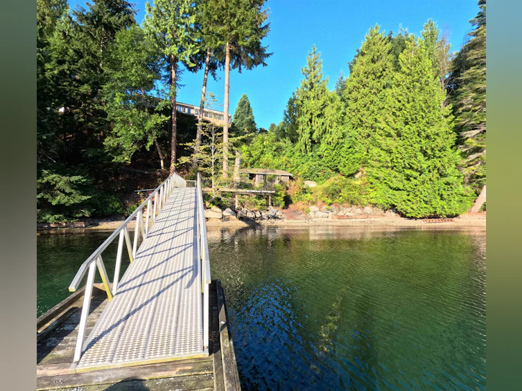 6448 N Gale Avenue, Sechelt, BC, V7Z 0L1 - 3