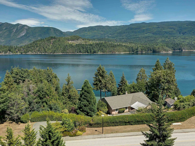 6448 N Gale Avenue, Sechelt, BC, V7Z 0L1 - 5