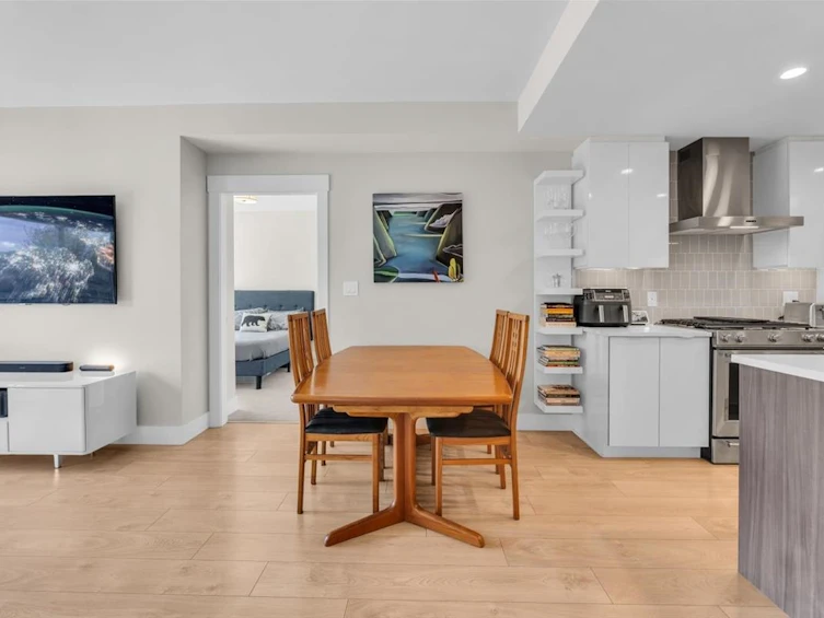 211-1496 Charlotte Road, North Vancouver, BC, V7J 0C9 - 11