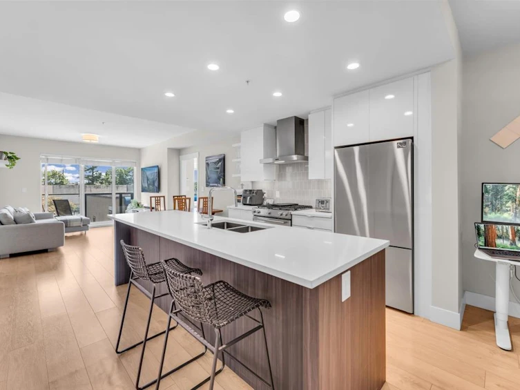 211-1496 Charlotte Road, North Vancouver, BC, V7J 0C9 - 3