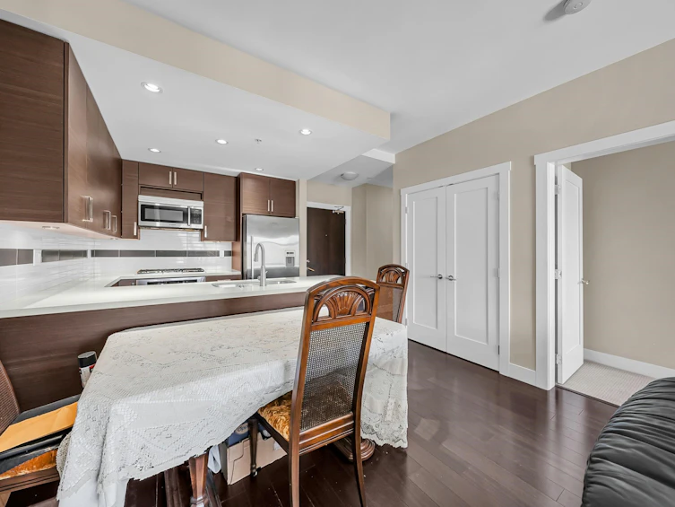 301-4710 Hastings Street, Burnaby, BC, V5C 2K7 - 9