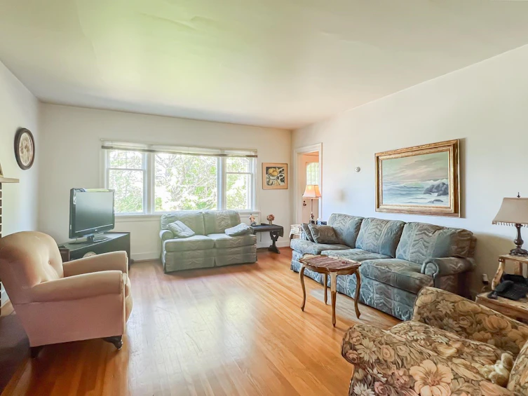 3464 Oxford Street, Vancouver, BC, V5K 1N9 - 4