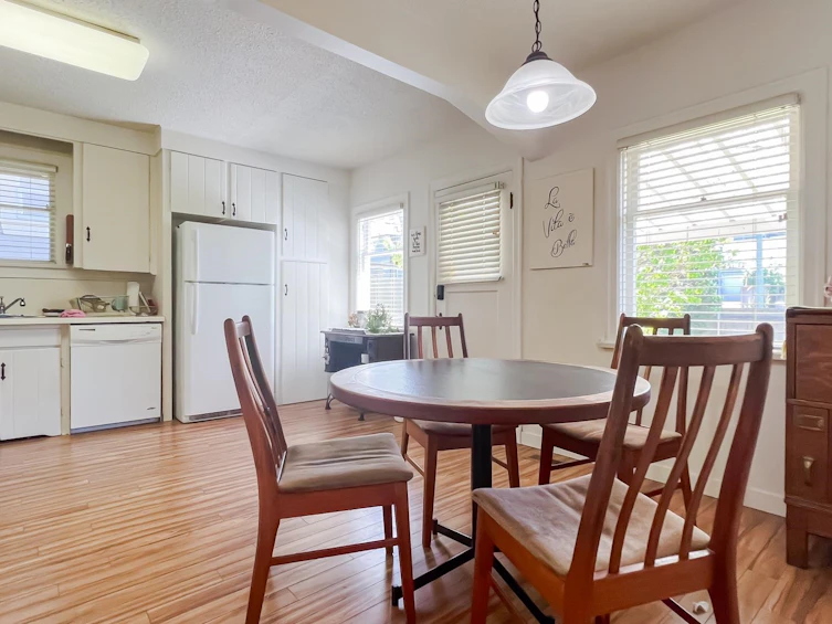 3464 Oxford Street, Vancouver, BC, V5K 1N9 - 11