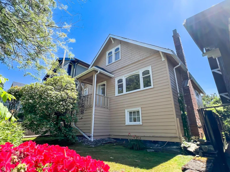 3464 Oxford Street, Vancouver BC V5K 1N9
