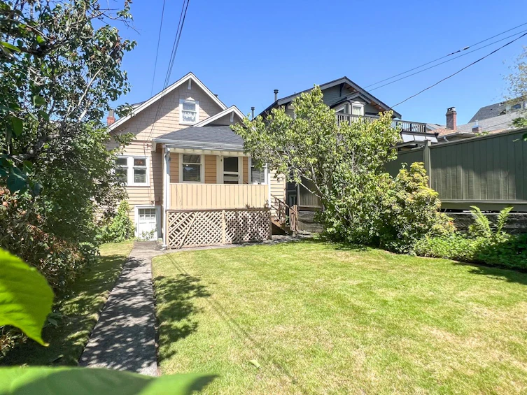 3464 Oxford Street, Vancouver, BC, V5K 1N9 - 2