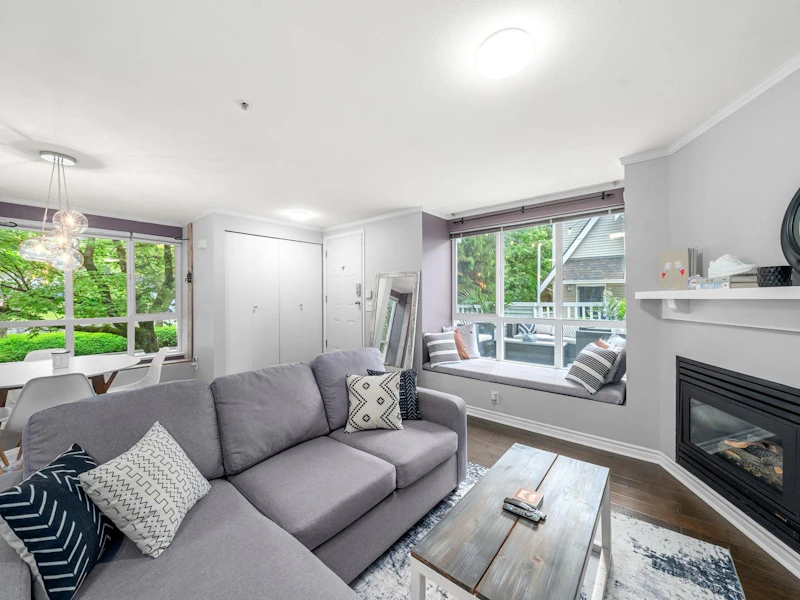 3 - 995 Lynn Valley Road, North Vancouver BC V7J 1Z6