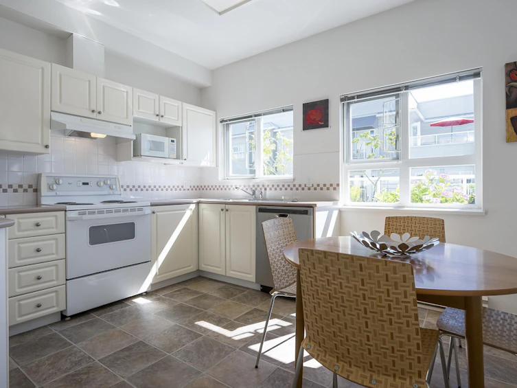 204-4728 53 Street, Delta, BC, V4K 2Z1 - 3