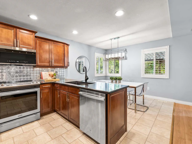 21447 90a Avenue, Langley, BC, V1M 2N1 - 9