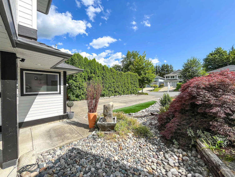 21447 90a Avenue, Langley, BC, V1M 2N1 - 2