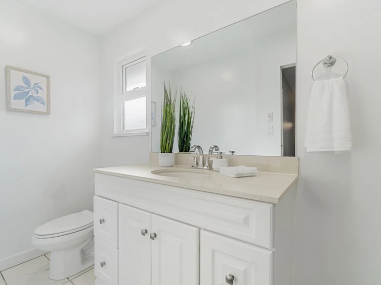 9152 Klenner Drive, Burnaby, BC, V3N 4E8 - 26