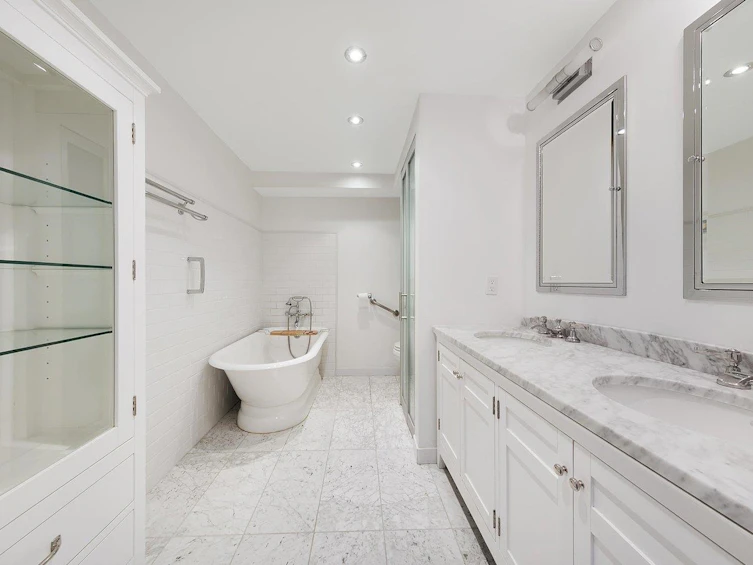 114-4101 Yew Street, Vancouver, BC, V6L 3B7 - 14