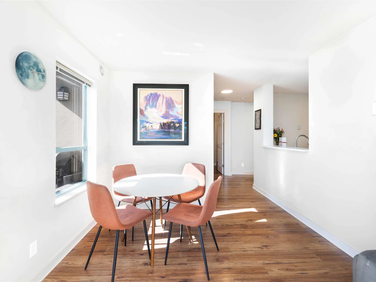 302-1085 W 17th Street, North Vancouver, BC, V7P 3R3 - 8