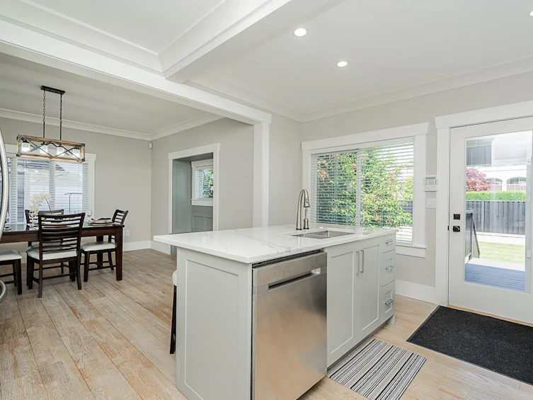 905 Edinburgh Street, New Westminster, BC, V3M 2V2 - 13