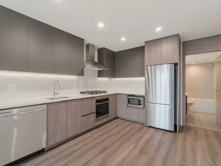 2402-10750 135a Street, Surrey, BC, V3T 0A4 - 7