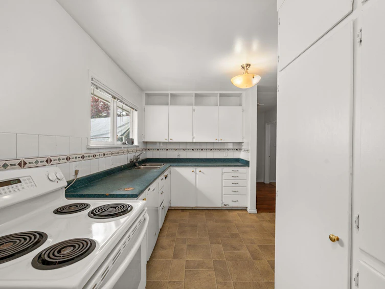 765 Lynn Valley Road, North Vancouver, BC, V7J 1Z5 - 11