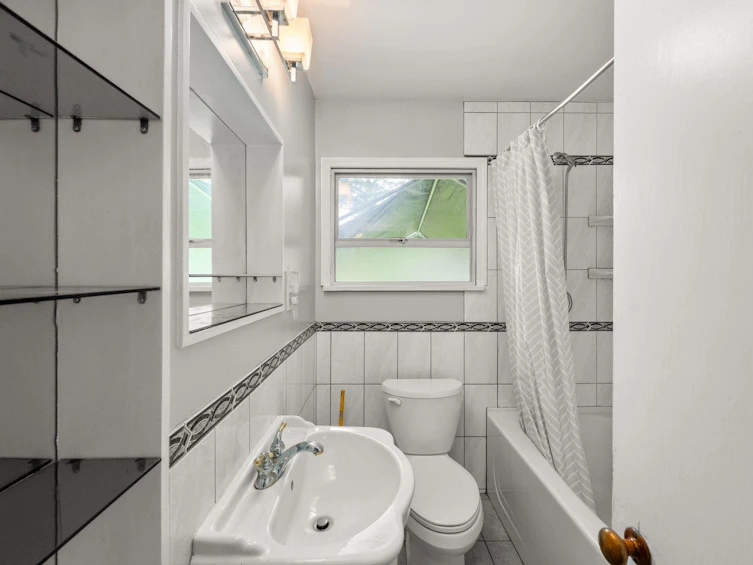 765 Lynn Valley Road, North Vancouver, BC, V7J 1Z5 - 16