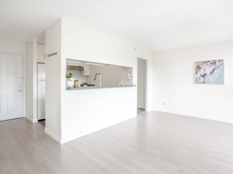 408-3520 Crowley Drive, Vancouver, BC, V5R 6G9 - 3