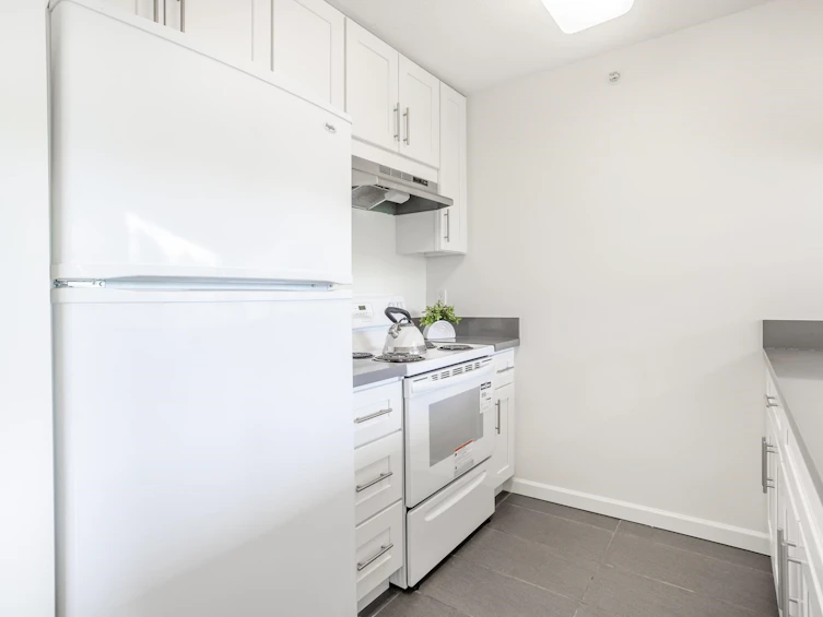 408-3520 Crowley Drive, Vancouver, BC, V5R 6G9 - 5