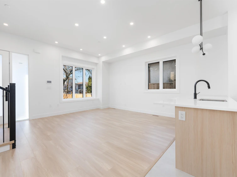 4016 Rupert Street, Vancouver, BC, V5R 2H3 - 2