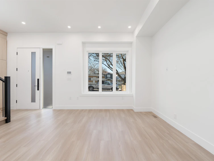 4016 Rupert Street, Vancouver, BC, V5R 2H3 - 3