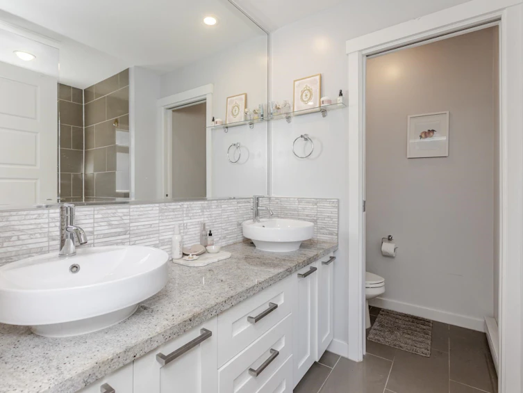 21-2925 King George Boulevard, Surrey, BC, V4P 1B8 - 22