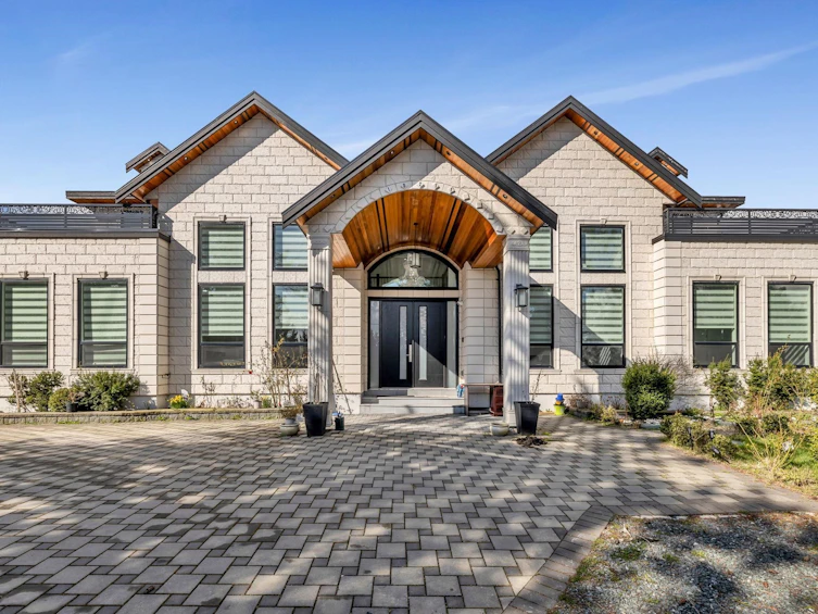10211 No. 6 Road, Richmond, BC, V6W 1E6
