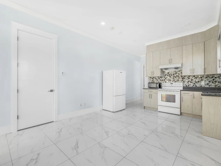 10211 No. 6 Road, Richmond, BC, V6W 1E6 - 26