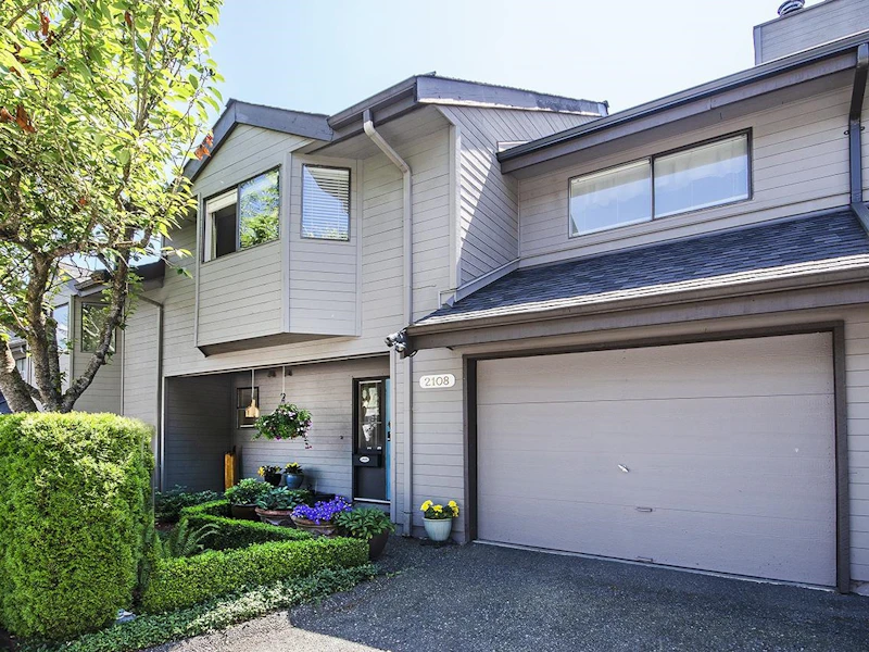 2108 Panorama Drive, North Vancouver BC V7G 2C9