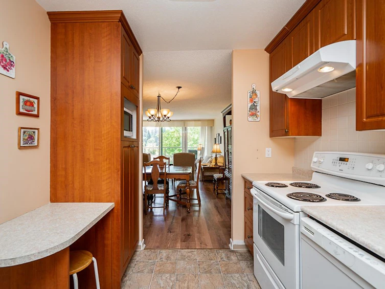303-5790 Patterson Avenue, Burnaby, BC, V5H 4H6 - 17