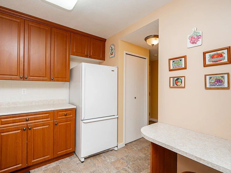 303-5790 Patterson Avenue, Burnaby, BC, V5H 4H6 - 16