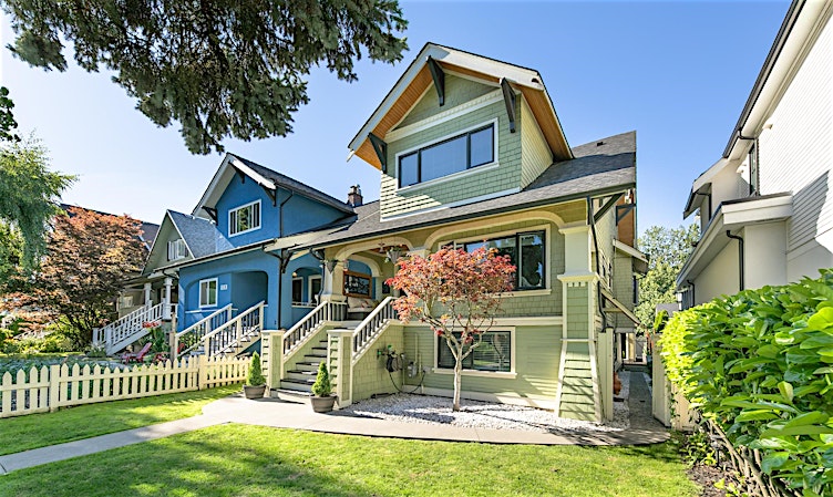 153 W 19th Avenue, Vancouver, BC, V5Y 2B5