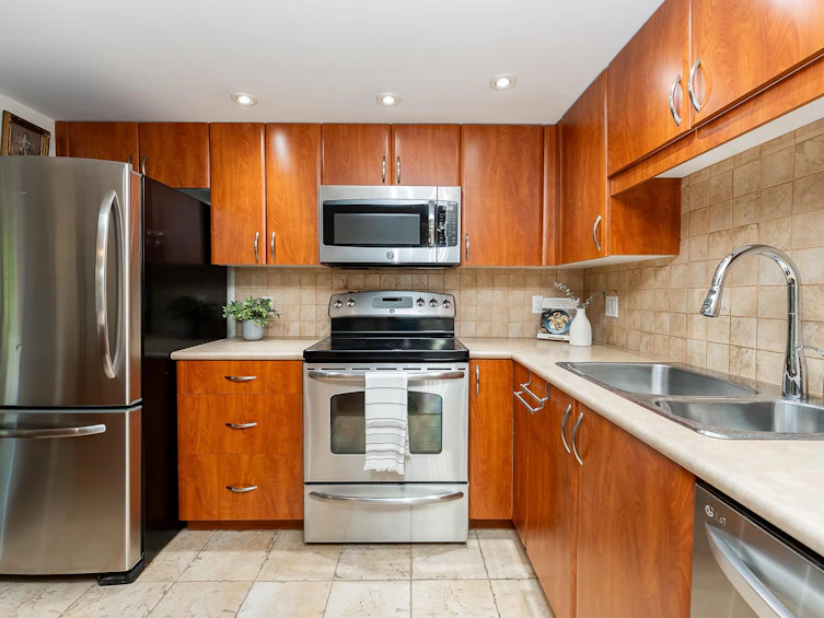 219-285 Newport Drive, Port Moody, BC, V3H 5J6 - 2