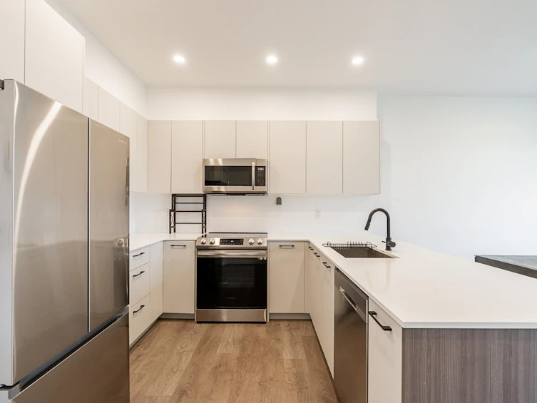 97-15255 Sitka Drive, Surrey, BC, V3S 0B1 - 15