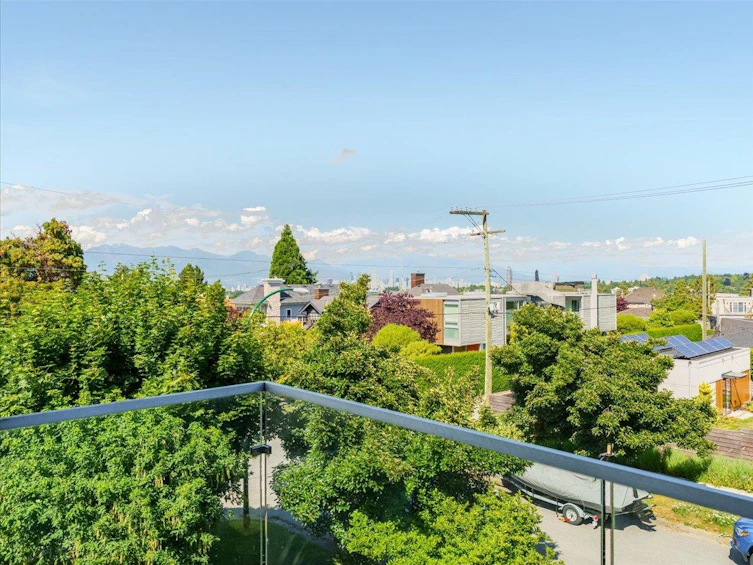 3011 W 27th Avenue, Vancouver, BC, V6L 1W6 - 16