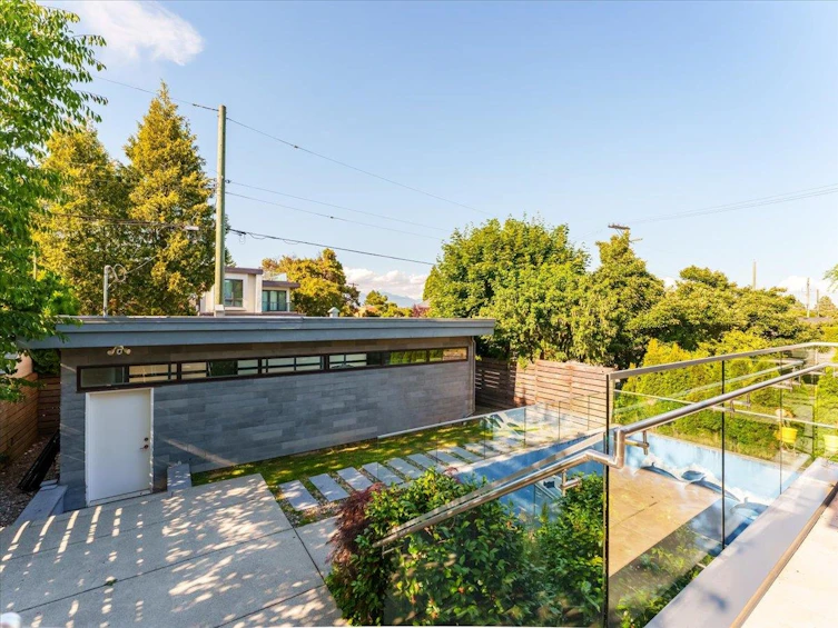 3011 W 27th Avenue, Vancouver, BC, V6L 1W6 - 31