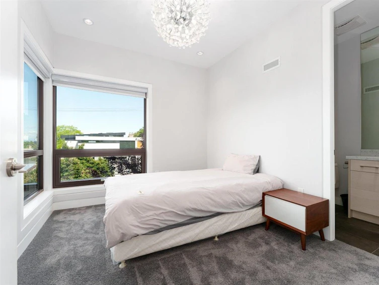 3011 W 27th Avenue, Vancouver, BC, V6L 1W6 - 18